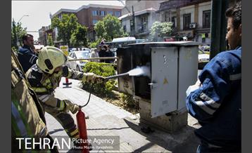 عملیات اطفا حریق در میدان حسن آباد 23