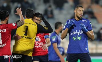 دیدار تیم‌های فوتبال استقلال و نساجی مازندران 10