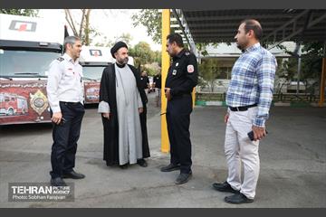 آیین بدرقه خادمین سازمان آتش‌نشانی 38