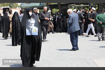 مراسم تشییع پیکر نادر طالب‌زاده 3