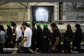 تور بازدید شرکت کنندگان دوره آرمانشهر از ایستگاه مترو میدان کتاب 12