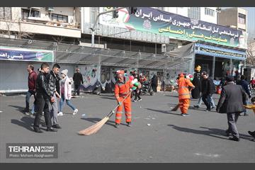 خدمات شهرداری تهران در پایان راهپیمایی ۲۲ بهمن - ۲ 1