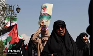 مراسم تشییع پیکر شهید سردار عباس نیلفروشان - ۱ 3