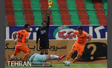 دیدار تیم های فوتبال پیکان تهران و سایپاتهران