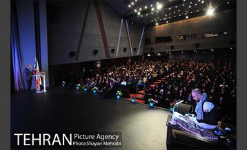 مراسم روز جمهوری اسلامی با حضور شهردار تهران در باغ موزه دفاع مقدس 17