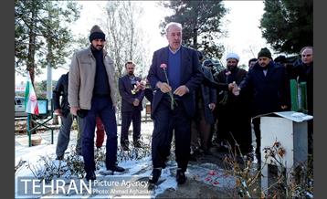 تجلیل از خانواده پنج شهید انقلاب اسلامی 22