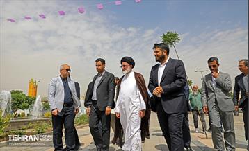 رونمایی از تندیس «خادم حرم» 17