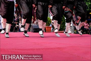 "رقص کردی" در جشن خانه تئاتر 4