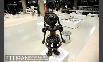 شبگردی اصحاب رسانه در باغ کتاب تهران 10