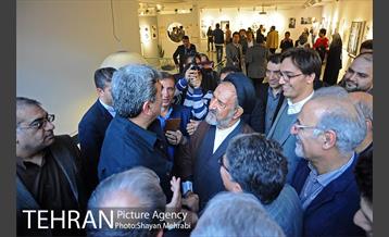 کتابگردی پیروز حناچی سرپرست شهرداری تهران در روز کتاب 31