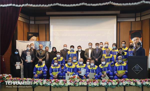 آیین تجلیل از پرسنل سامانه های مدیریت شهری ۱۳۷ و نظارت همگانی ۱۸۸۸