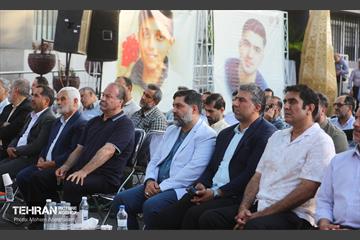 رونمایی از مجسمه های 6 شهید در منطقه 15 32