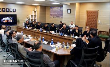 نشست مدیران اداره‌ کل سرمایه‌ انسانی با پرسنل برج میلاد 5