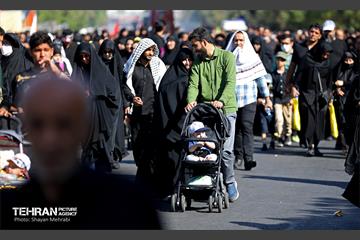 پیاده روی جاماندگان اربعین حسینی(ع) در تهران 16