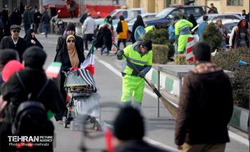 خدمات شهرداری تهران در پایان راهپیمایی ۲۲ بهمن 28