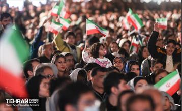 رویداد «شب ایران» در میدان انقلاب اسلامی 17