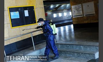 عملیات ضدعفونی کردن مترو تهران 55