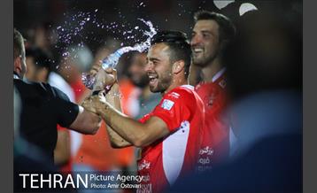 اهدای جام قهرمانی لیگ برتر به تیم پرسپولیس 1