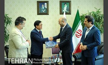 دیدار میهمانان خارجی حاضر در اجلاس جهانی شوراها و شهرداران با رییس مرکز ارتباطات و امور بین الملل شهرداری تهران 31