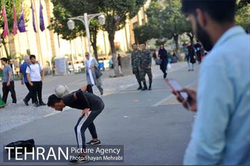 زندگی روزمره در چهارراه ولیعصر(عج) 15