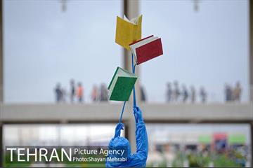 دومین روز از بیست و نهمین نمایشگاه بین المللی کتاب تهران 49