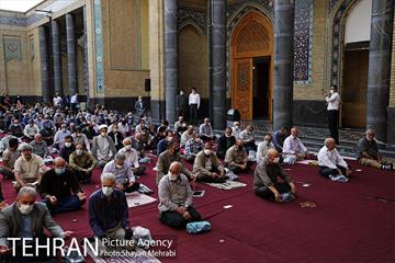 اقامه نماز عید فطر در مسجد امام حسین(ع) 4