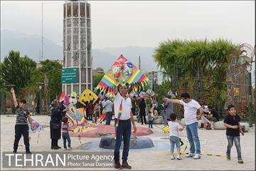 جشنواره بادبادک ها در بوستان آب و آتش 18