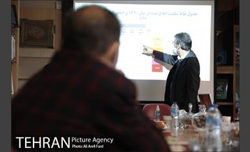 بازدید نماینده مجلس شوراى اسلامى از شرکت کنترل کیفیت هواى تهران 5