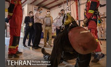 بازدید مدیرکل دفتر شهردار تهران از مرکز آموزش های آتش نشانی 12