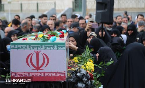 مراسم تشییع شهیده فائزه رحیمی در هوافضای سپاه 16