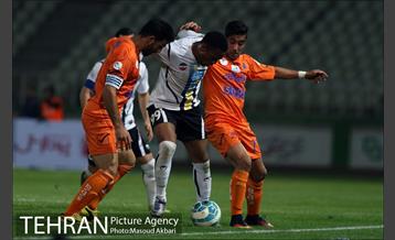 دیدار سایپا و سپاهان در لیگ برتر فوتبال 14