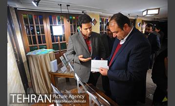 تقدیر از همکاران نویسنده و رونمایى از دوهفته نامه همگامان 42