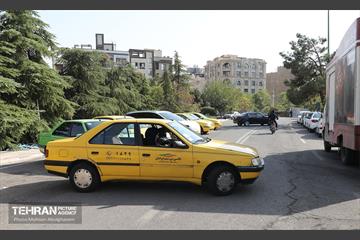 ایستگاه تاکسی بانوان در نمایشگاه زنان و تولید ملی 12