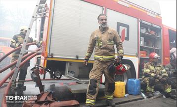 آتش‌سوزی انبار لوازم موتورسیکلت 23