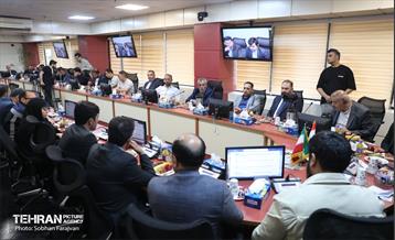 بازدید استاندار نجف اشرف از معاونت حمل و نقل و ترافیک 21