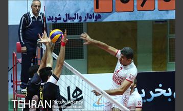 دیدار پیکان و شهرداری ارومیه در لیگ برتر والیبال 21