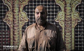 حبُّ الحُسَین هویّتُنا 10