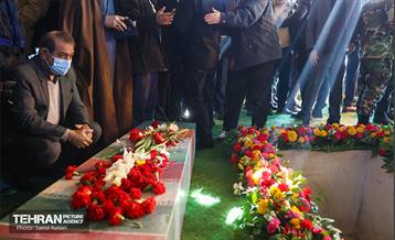 تشییع دو شهید گمنام دفاع مقدس در وزارت ورزش و جوانان 30
