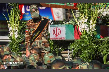 مراسم تشییع پیکر دو شهید گمنام دفاع مقدس در منطقه 11