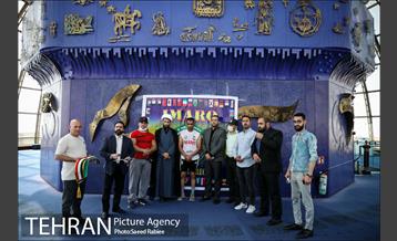 ثبت رکورد پله نوردی در برج میلاد 31