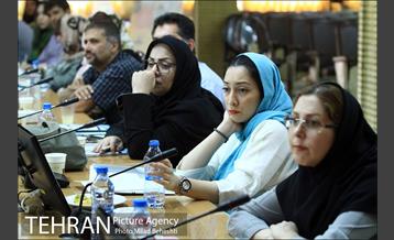 نشست تغییرات اقلیمی با حضور هنرمندان و فعالان محیط زیست‎ 5