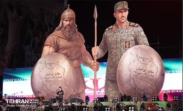 رویداد «شب ایران» در میدان انقلاب اسلامی 32