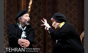 نمایش باغ آلبالو 37