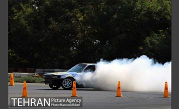 مراسم بدرقه قهرمان دریفت ایران در پیست آزادی 4