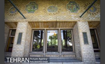 «ملک» ؛ عمارت رها شده 24