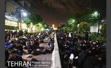 احیای شب بیست و سوم ماه مبارک رمضان در میدان امام حسین (ع) 10