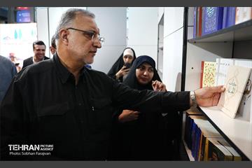 بازدید شهردار تهران از رویداد "اردی‌بهشت کتاب" 10
