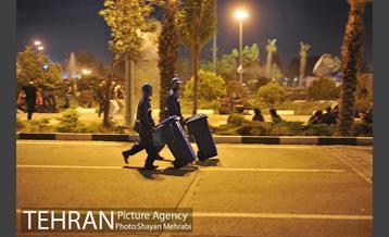 شروع بکار نیروهای خدمات شهری بعد از پایان مراسم ارتحال امام خمینی (ره) 5