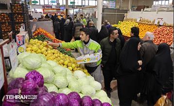 بازدید اصحاب رسانه از زنجیره تامین محصولات مصرفی ماه رمضان و میوه شب عید 9