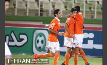 دیدار سایپا و گسترش فولاد در لیگ برتر فوتبال 26